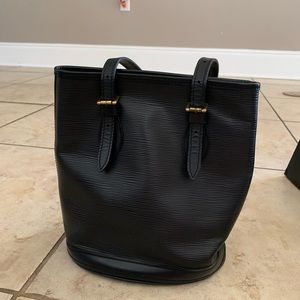 LOUIS VUITTON EPI LEATHER SHOULDER BAG